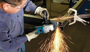 Đại lý máy mài Makita chính hãng ở đâu Hà Nội & TPHCM?